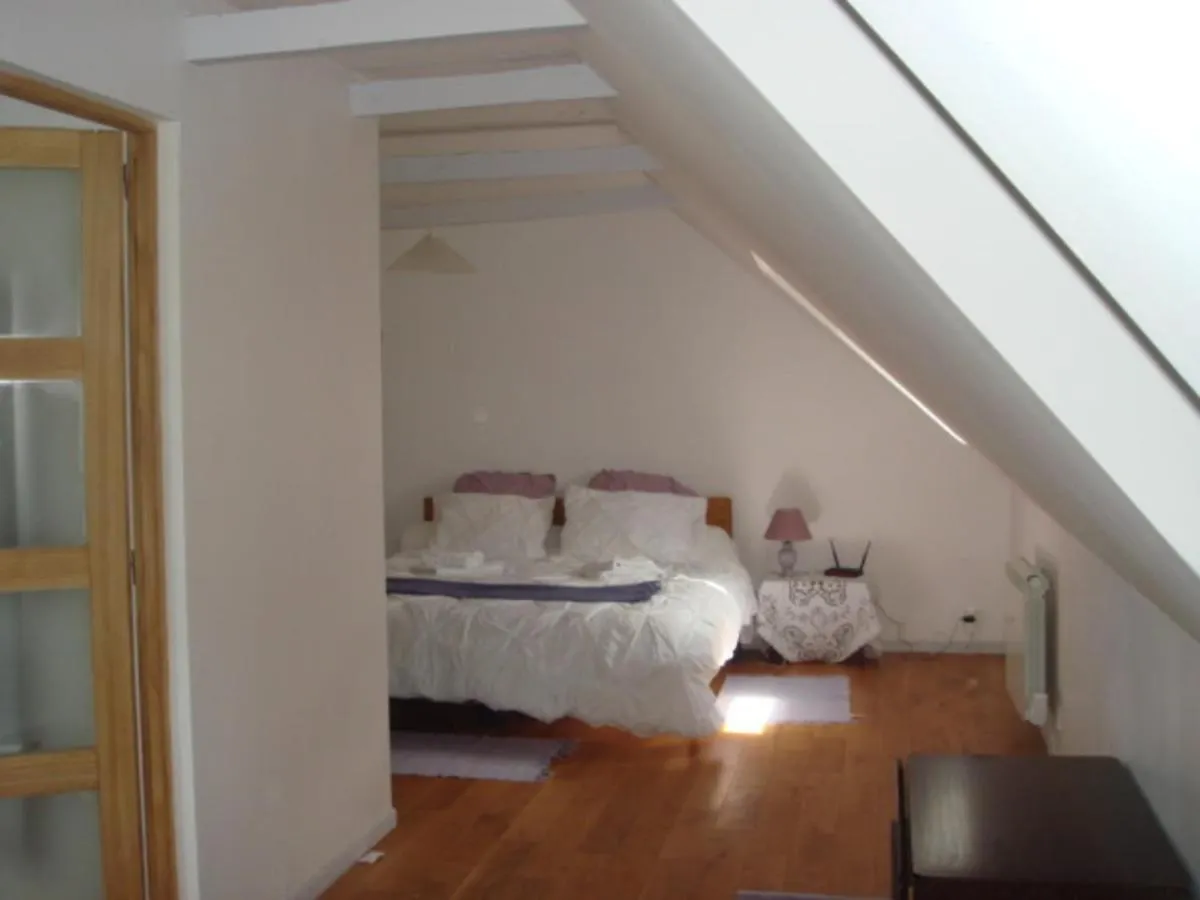 Captivating 2-Bed House With Log Burner In Kerien