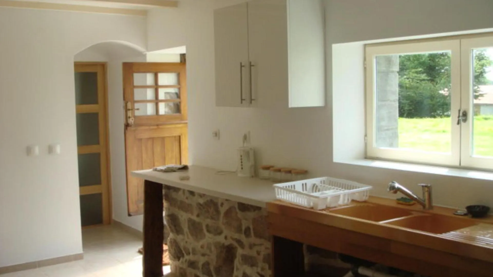 Captivating 2-Bed House With Log Burner In Kerien Holiday home